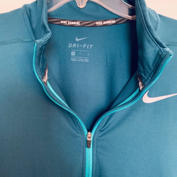 Nike Men’s Running Dri-Fit Shirt Like New🏃 - Picture 4 of 9